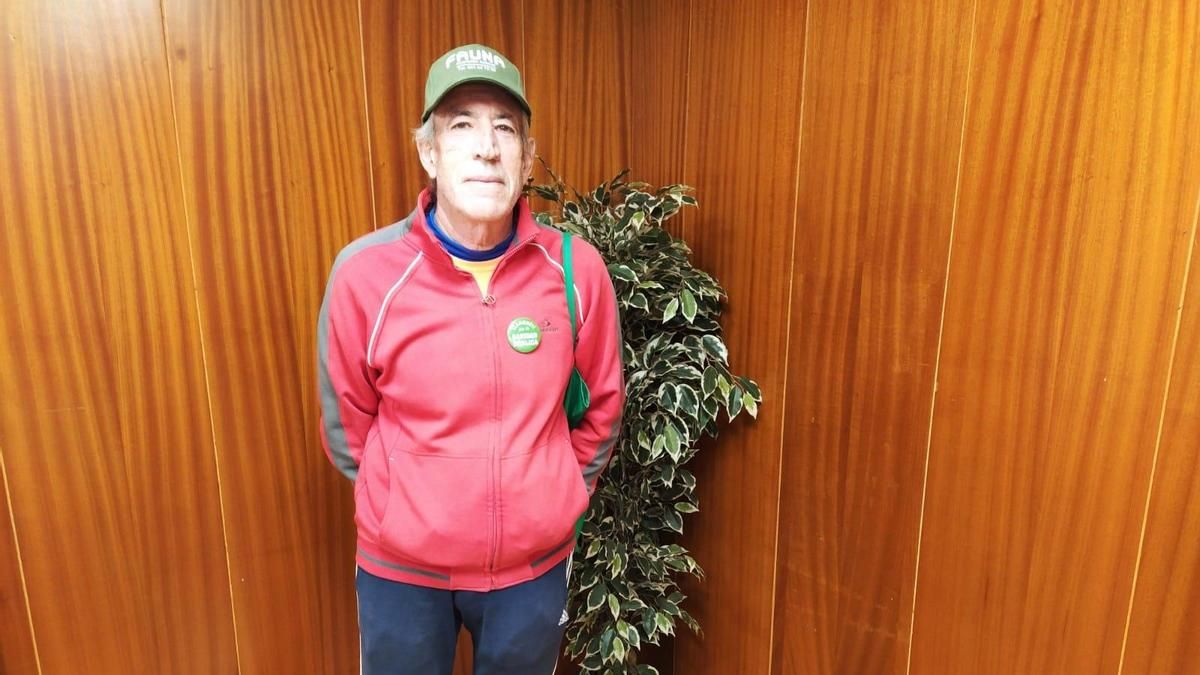 Juan José Roza García, uno de los usuarios afectados por el traslado del servicio de rehabilitación.