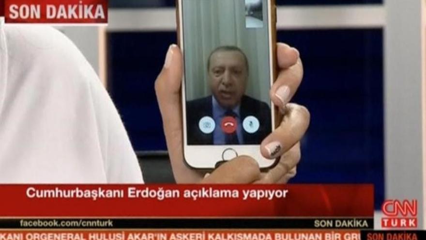 Erdogan recurrió a Facetime para comunicarse con los turcos