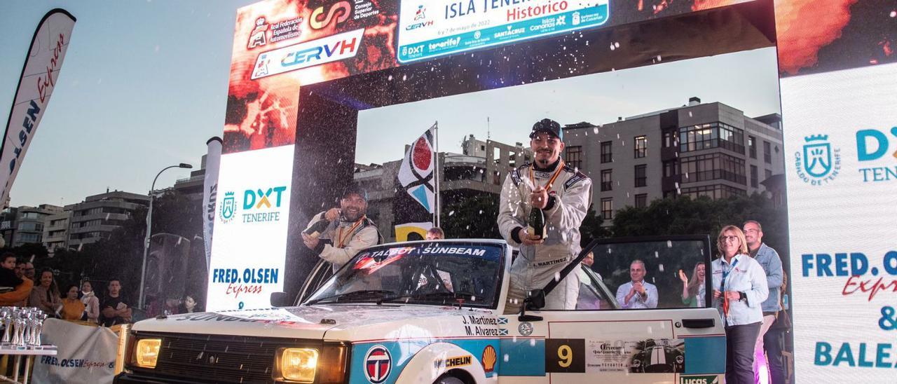 Rúsbel Pérez y Raimon Martínez tras ganar el pasado Rallye Isla de Tenerife Histórico en Pre81 con su Talbot Lotus. | | E.D.