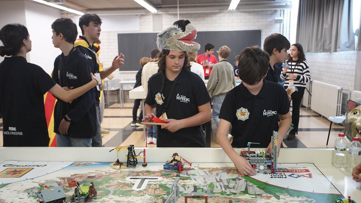 Imatges de la setzena edició de la First Lego League.