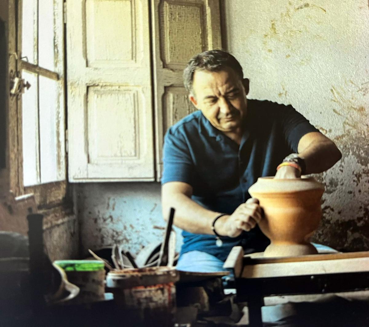 Carlos Ruiz de Luna, en pleno trabajo.