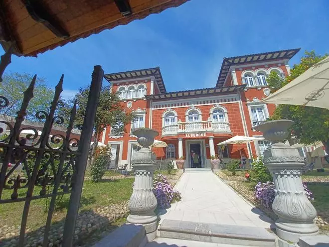 Entramos en el palacete indiano de La Quintana: así es el espectacular albergue de peregrinos de Grado