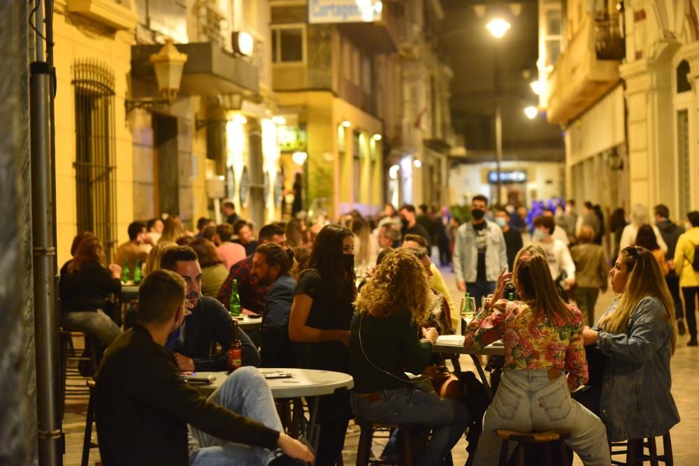 Cierre de bares: Cartagena llena las terrazas