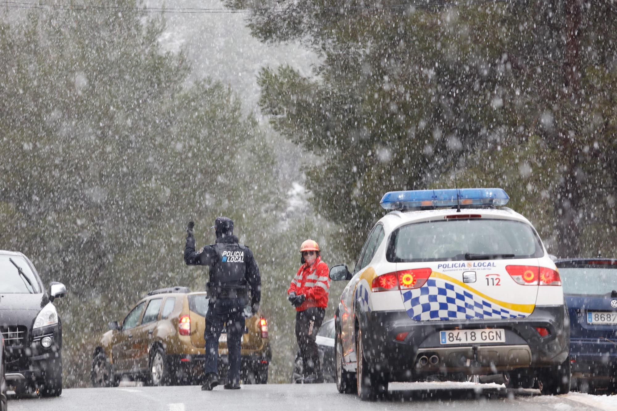 Galería de imágenes de la nieve por la borrasca Juliette en Ibiza