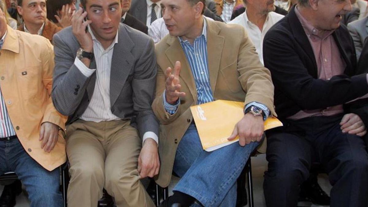 Alfonso Rus, Ricardo Costa, Enrique Crespo y Rafael Blasco, condenados o a la espera de juicio en un acto del PP de 2003.