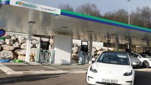 Espanya ja té més estacions de recàrrega elèctrica que gasolineres