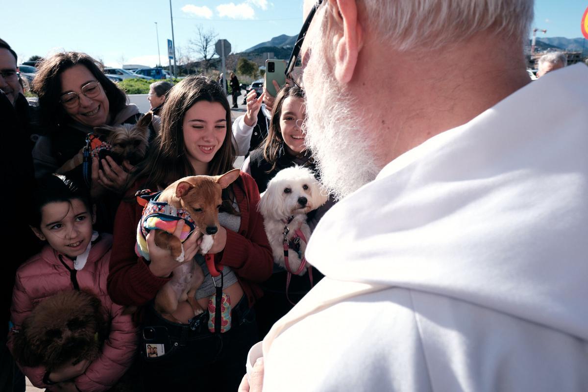 Churriana celebra la bendición de San Antón Churriana celebra la bendición de San Antón