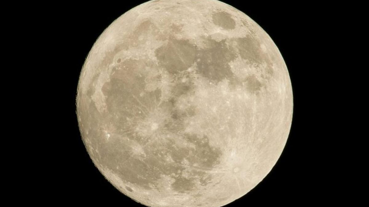 Descubren huellas de cráteres casi invisibles en la Luna