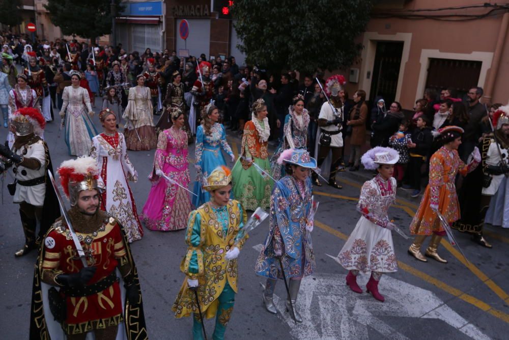 desfile de la comparsa Alagoneses de Sax