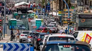 Cortes de tráfico por Hogueras en Alicante: desvíos, itinerarios alternativos y cambios en el autobús
