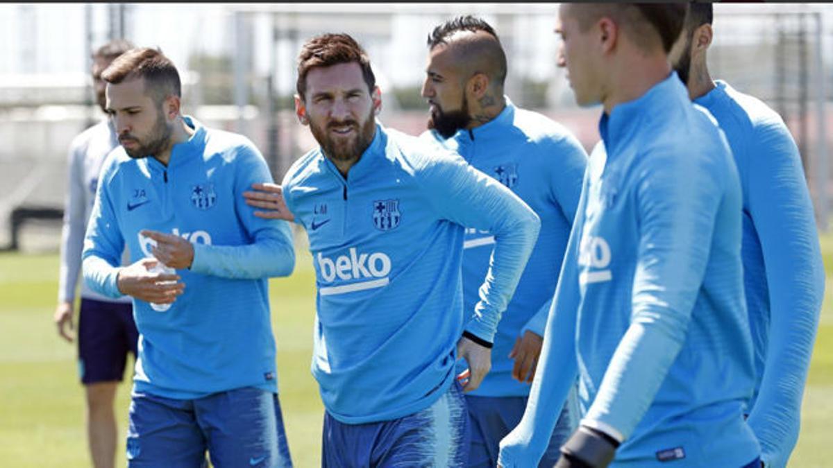 Último entrenamiento antes de viajar a Liverpool