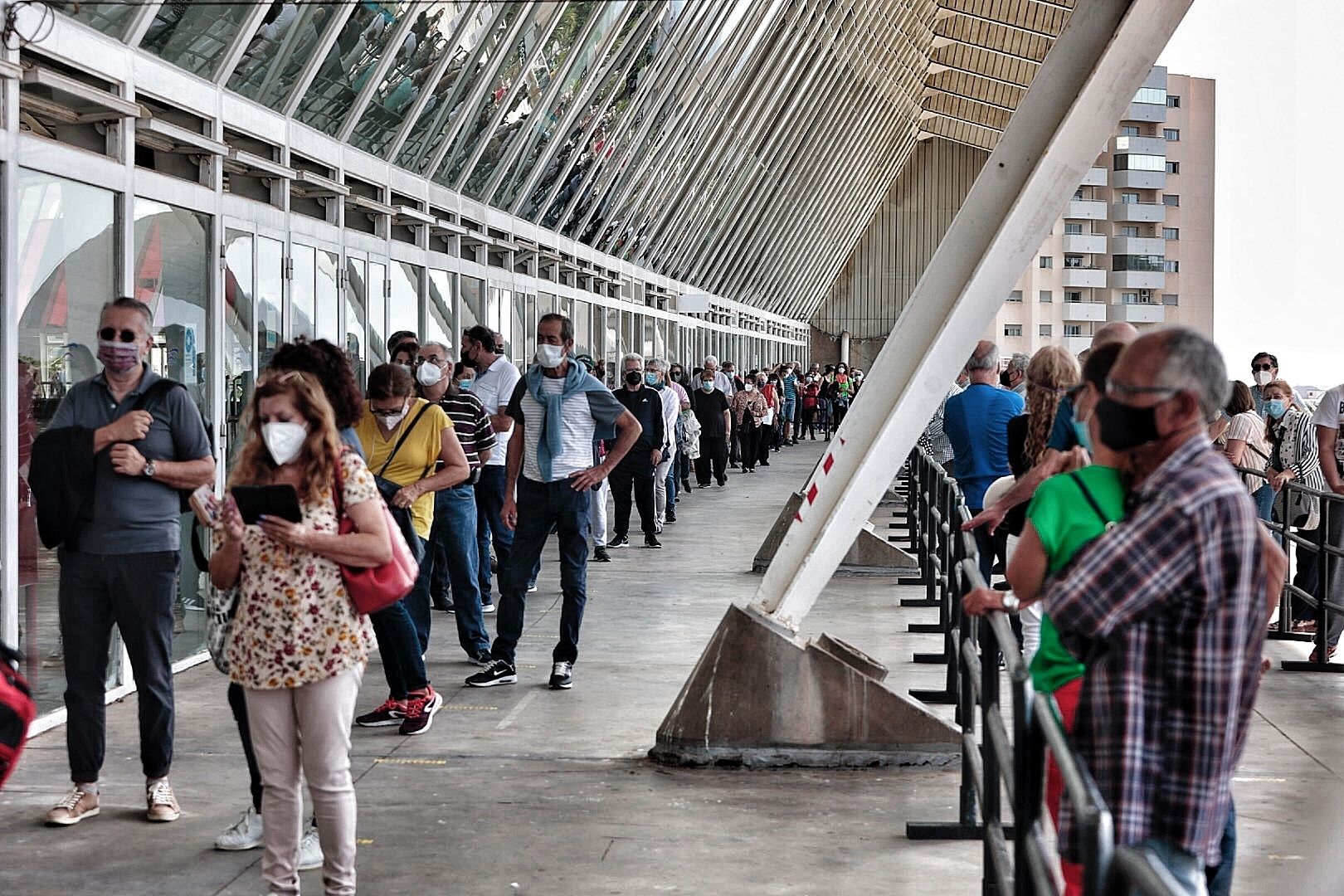 Vacunación masiva contra el coronavirus en el Recinto Ferial a mayores de 60 años