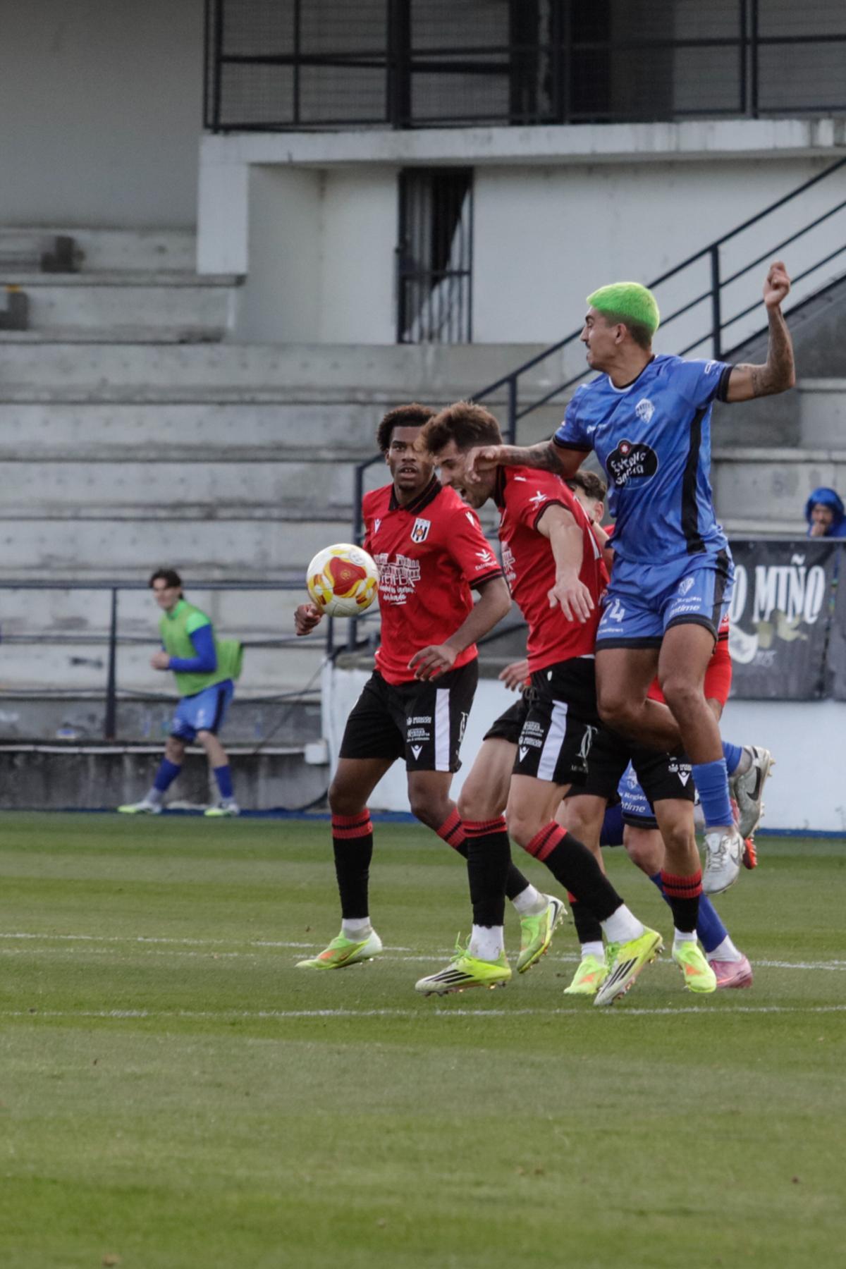 Las imágenes del Ourense - Mérida
