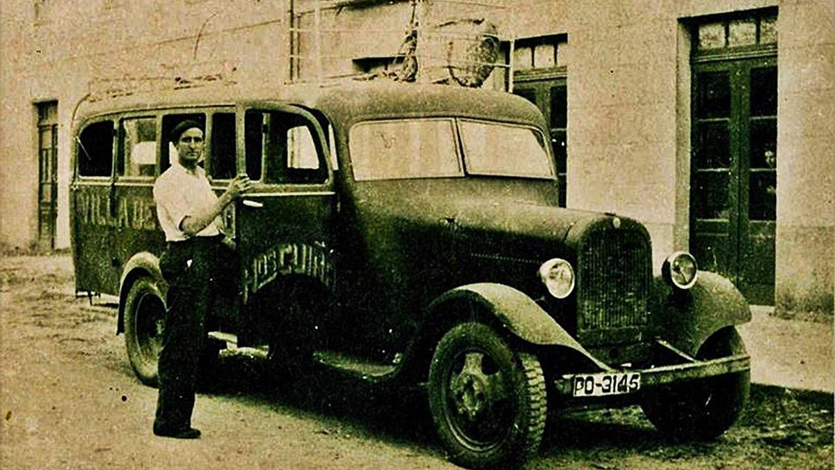 Vehículo de transporte de viaxeiros de Cuiña en 1930