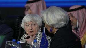 La secretaria del Tesoro de EEUU, Janet Yellen, y la presidenta del Banco Central Europeo, Christine Lagarde, este miércoles durante la reunión de ministros de Economía del G20 en Sao Paulo.