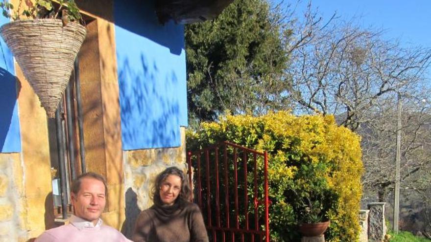 Jake Haymes y Kate Goad, en su casa de San Martín de Bada.