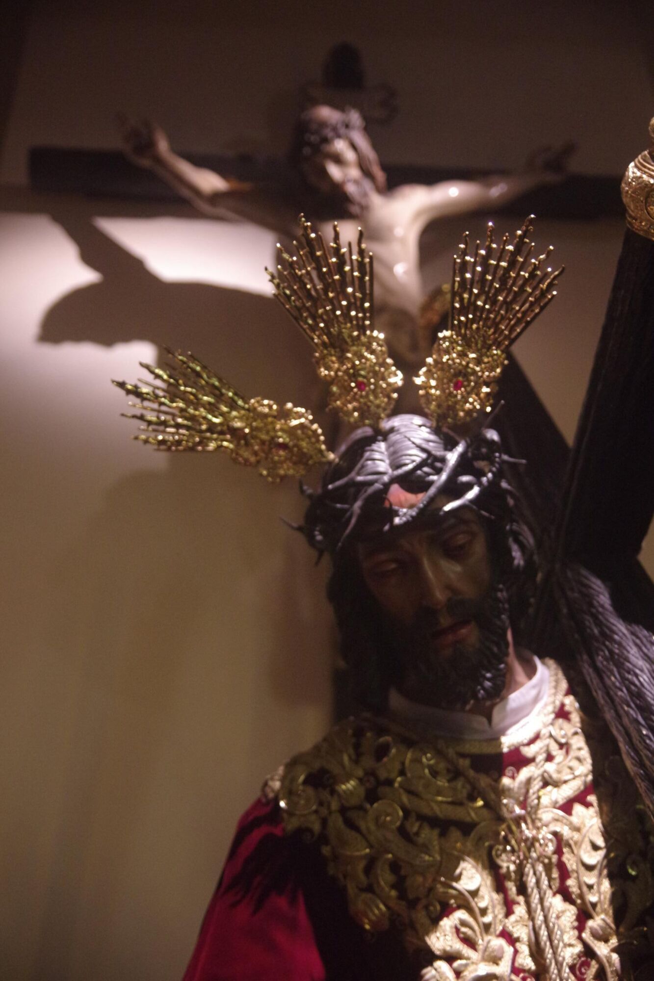 La amenaza de lluvia suspende la salida del Nazareno de los Pasos para celebrar el vía crucis oficial de la ciudad de Málaga