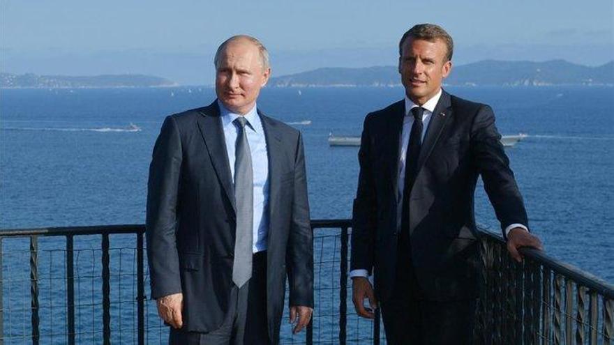 Macron lima asperezas con Putin y le califica de &quot;socio necesario&quot;