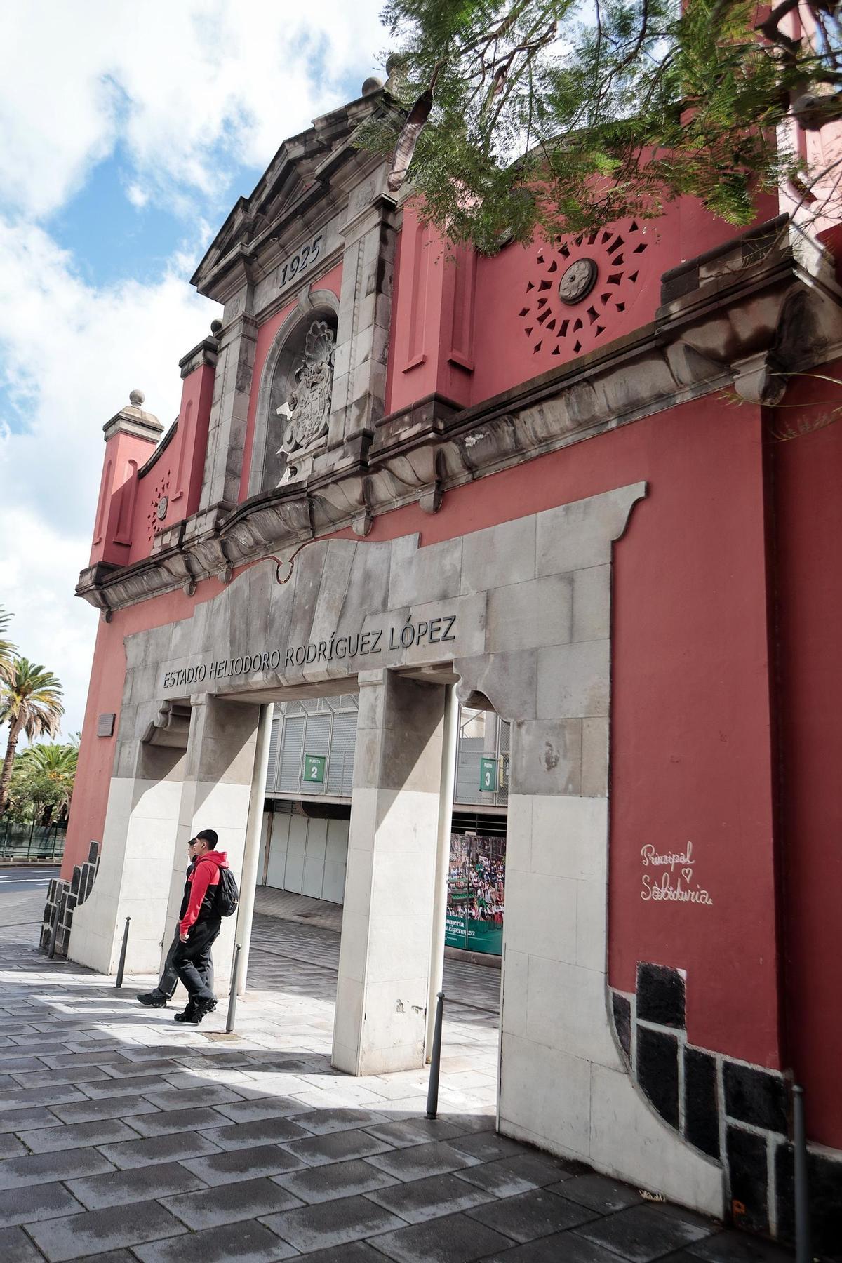 Antigua puerta de Herradura del estadio Heliodoro Rodríguez López.