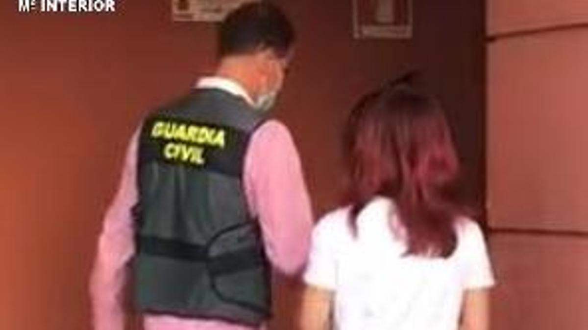 Detenida una joven en Cangas por intento de homicidio con arma blanca a un varón