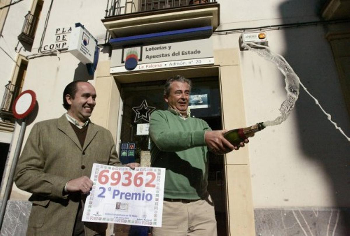 EL SEGUNDO PREMIO DEL SORTEO DE EL NI?O, VENDIDO EN LA ADMINISTRACI?N DE LA PLAZA DE LA COMPA??A