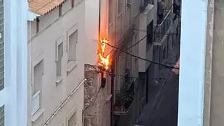 Crema el cablejat d'un edifici a l'Escala i deixa un restaurant sense llum