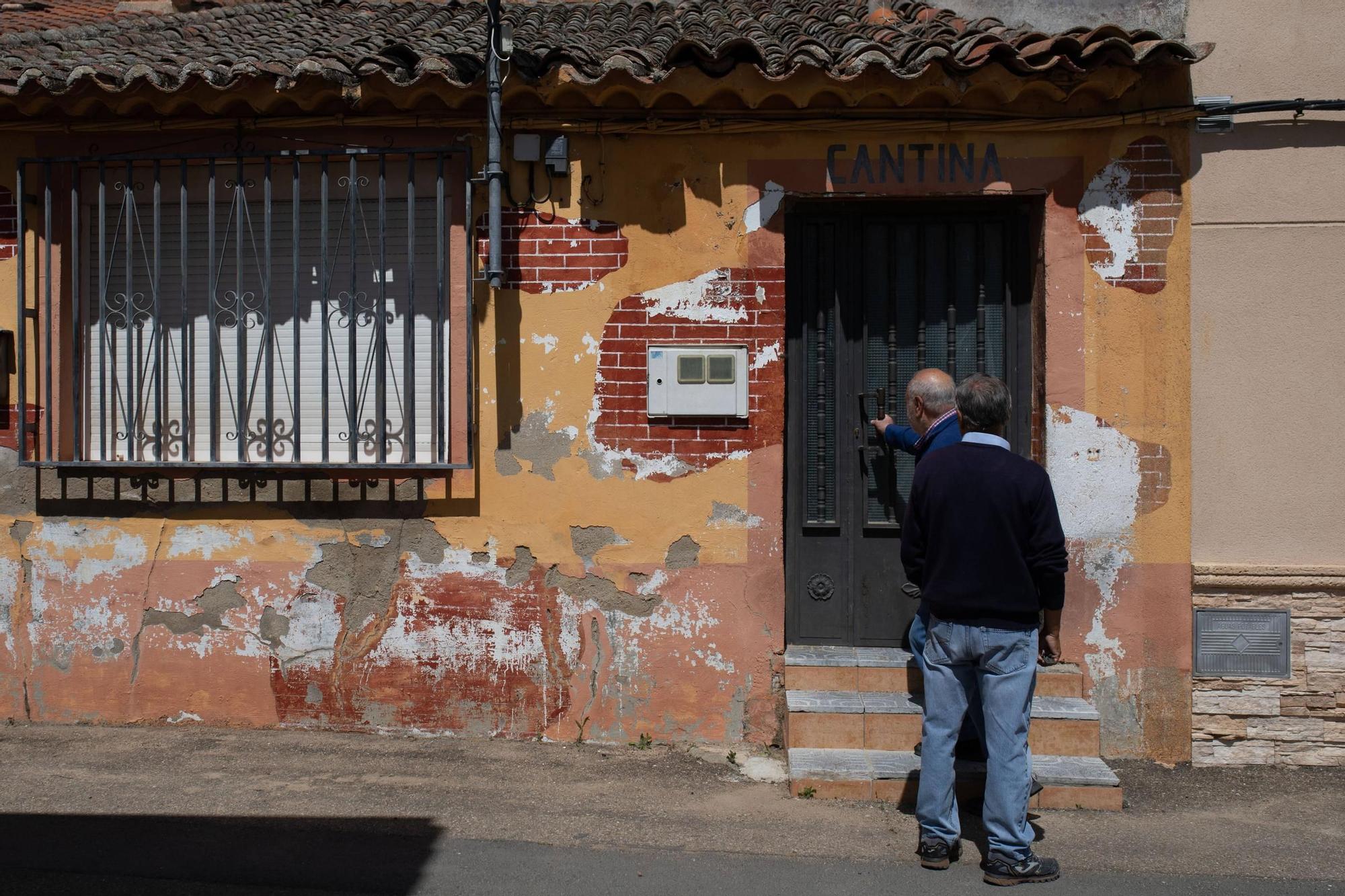 GALERÍA | Olmo de la Guareña se resiste a perder el bar