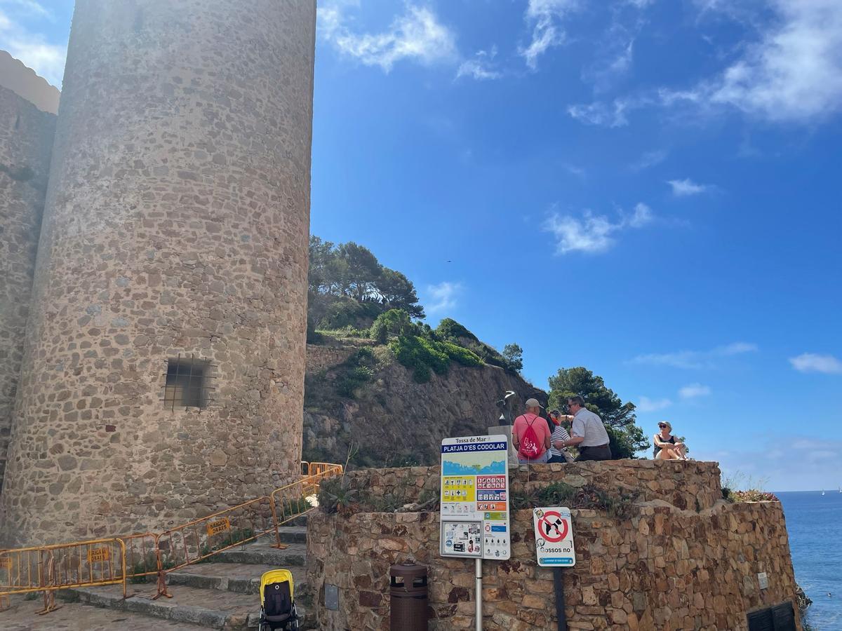 Tanques que es van posar en una de les torres per protegir el perímetre.