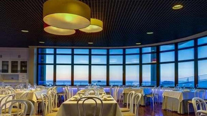 Restaurante Finisterrae ofrece vistas espectaculares.
