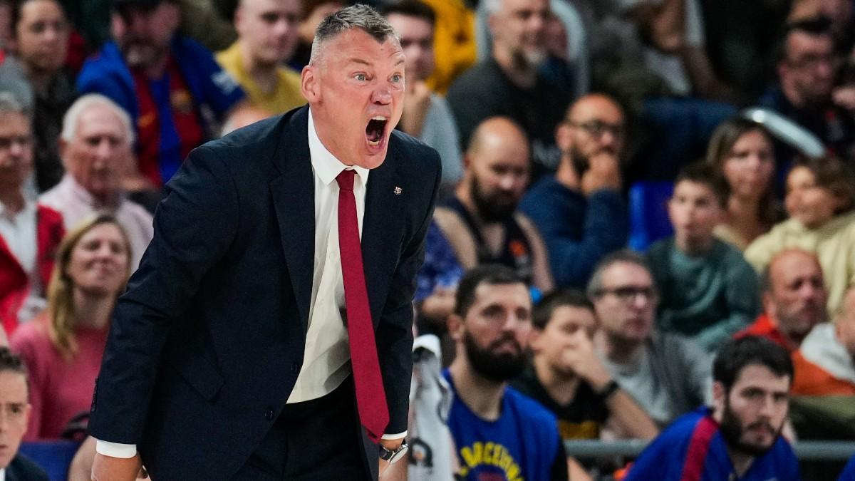 Jasikevicius da instrucciones en la banda