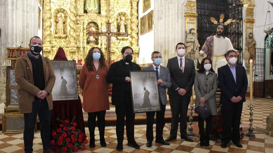 Noelia Romero presenta el cartel de la Semana Santa de Aguilar