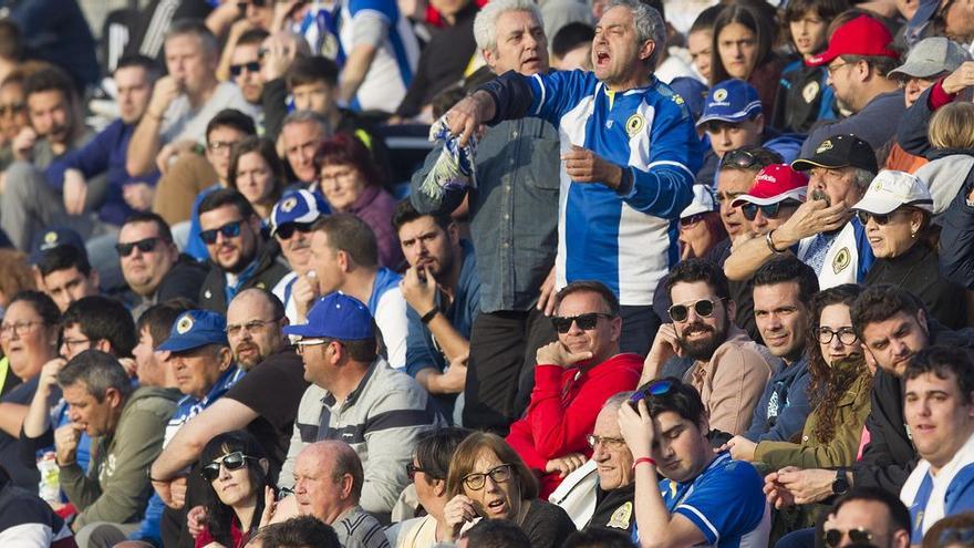 Aficionados del Hércules en el estadio José Rico Pérez