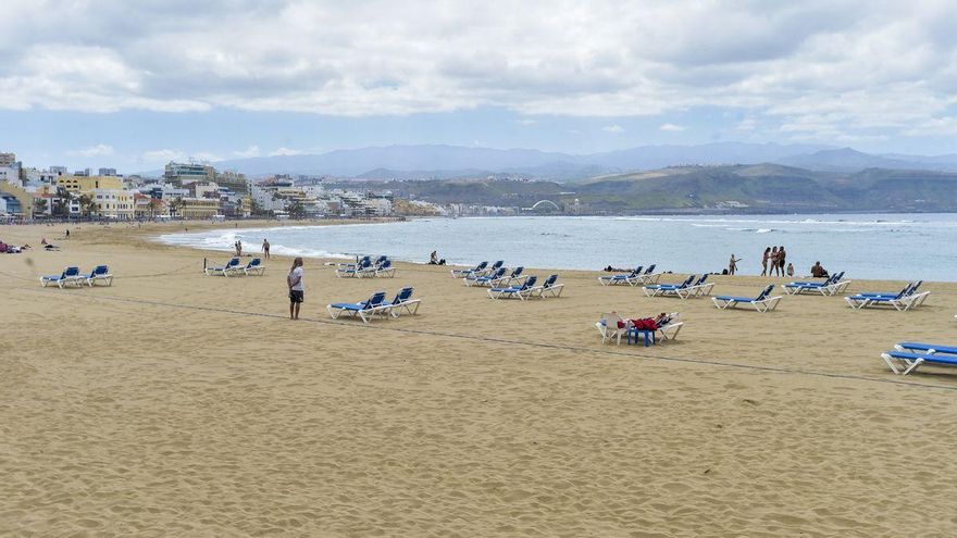 They announce for this Monday slightly cloudy skies and northeast wind in the Canary Islands