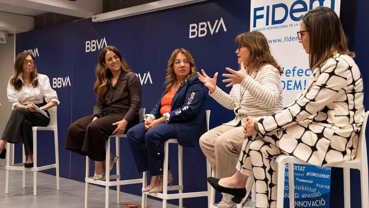 De izquierda a derecha, Olga Escriu, Anna Fàbregas, Vanesa Martínez, Anna Fornt y Silvia Jiménez, participantes en la mesa redonda organizada en Barcelona por FIDEM y BBVA.