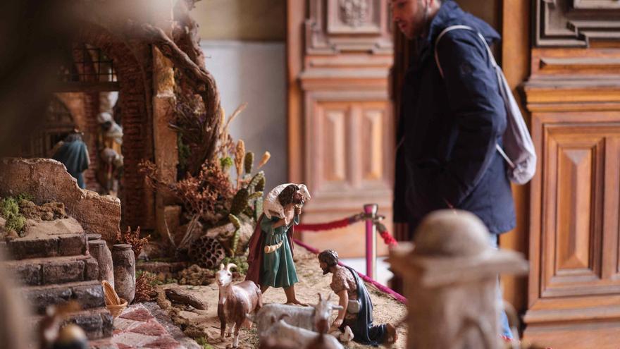 Acto de inauguración del belén y árbol de Navidad del Ayuntamiento Santa Cruz