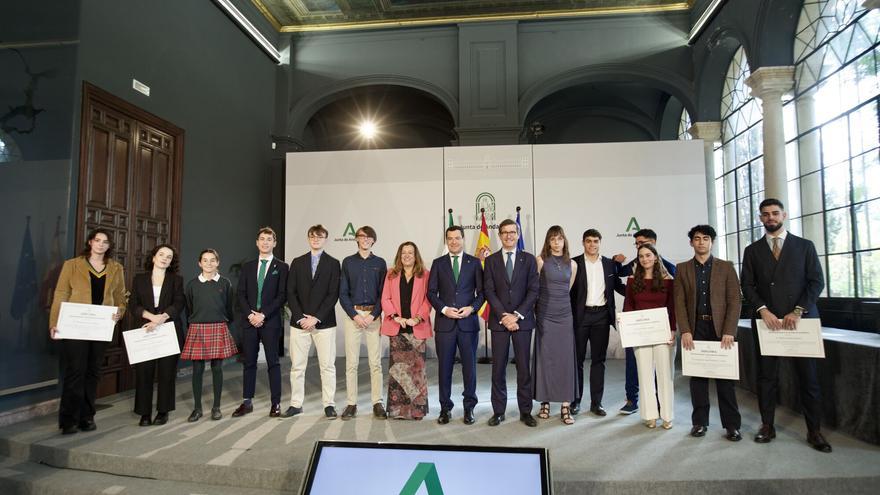 Moreno convoca a los jóvenes con mejores expedientes de Andalucía: &quot;Tengo una fe inmensa en vosotros&quot;