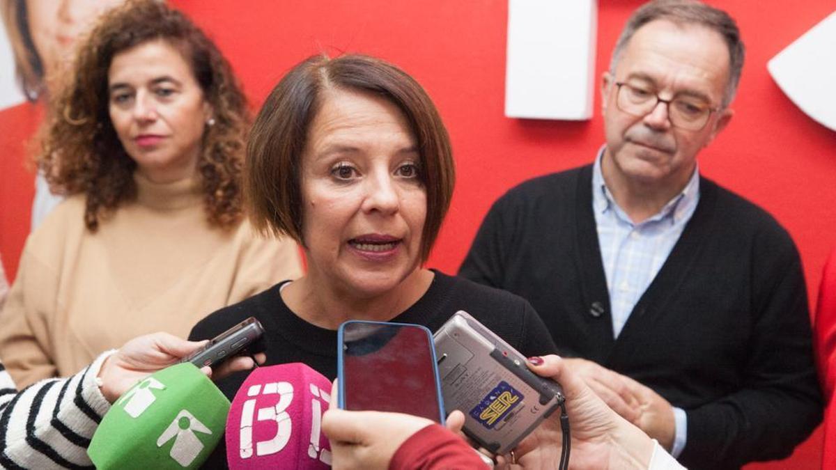 Sofía Hernanz atiende a los medios de comunicación en las anteriores elecciones generales en noviembre de 2019.