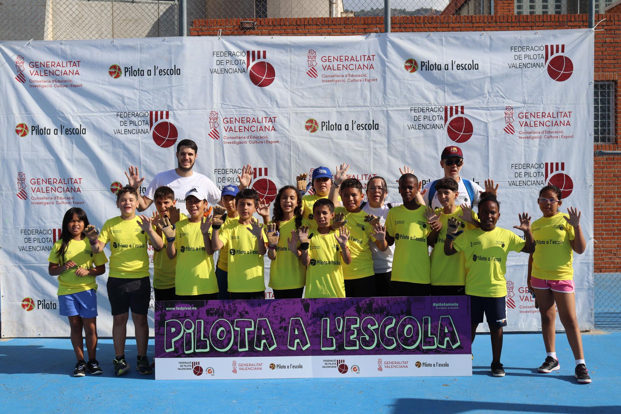 Trobada de Pilota a l'Escola en Tavernes de la Valldigna