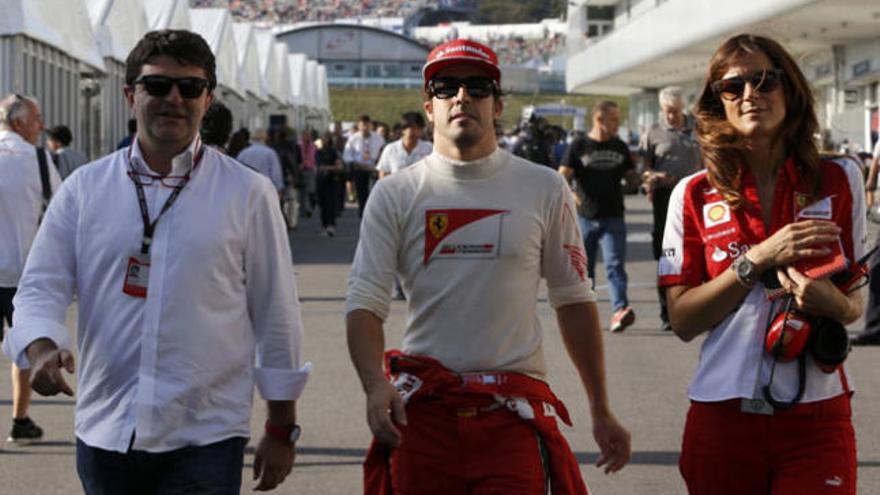 Alonso, en el paddock de Suzuka