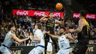El CB Canarias vuelve a morir en la orilla: el equipo lagunero sucumbe ante el Joventut pese a dominar durante casi todo el encuentro (98-100)