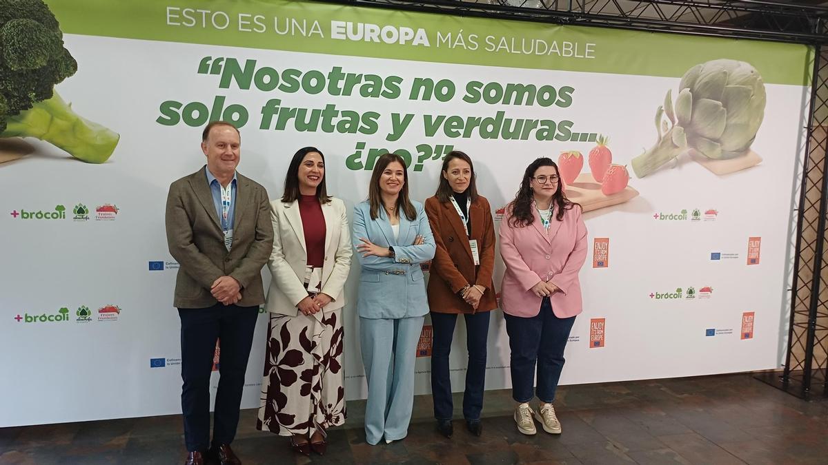 La consejera Sara Rubira durante la asamblea de +Brócoli.