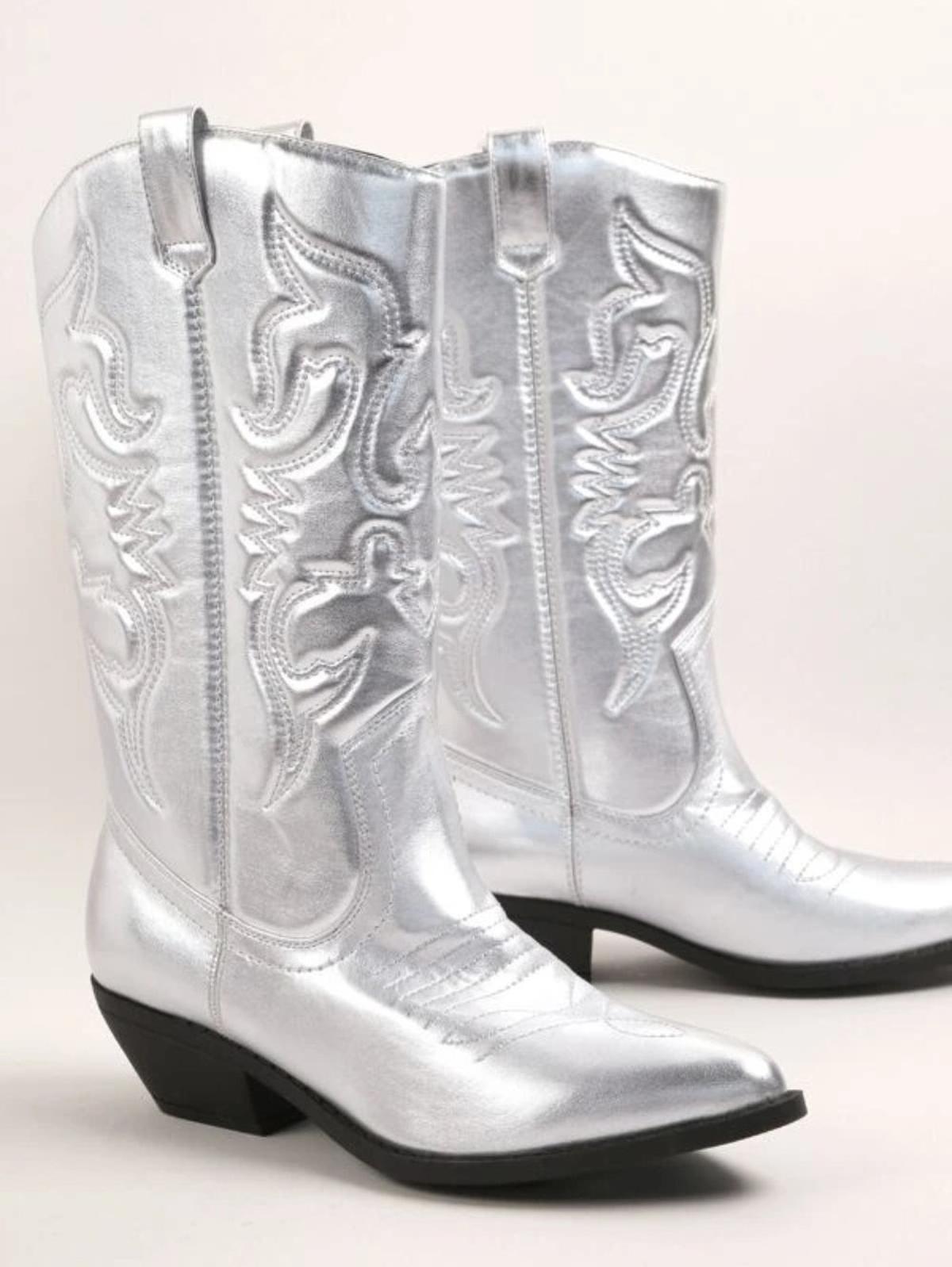 Botas plateadas de Shein (precio: 31,75 euros)