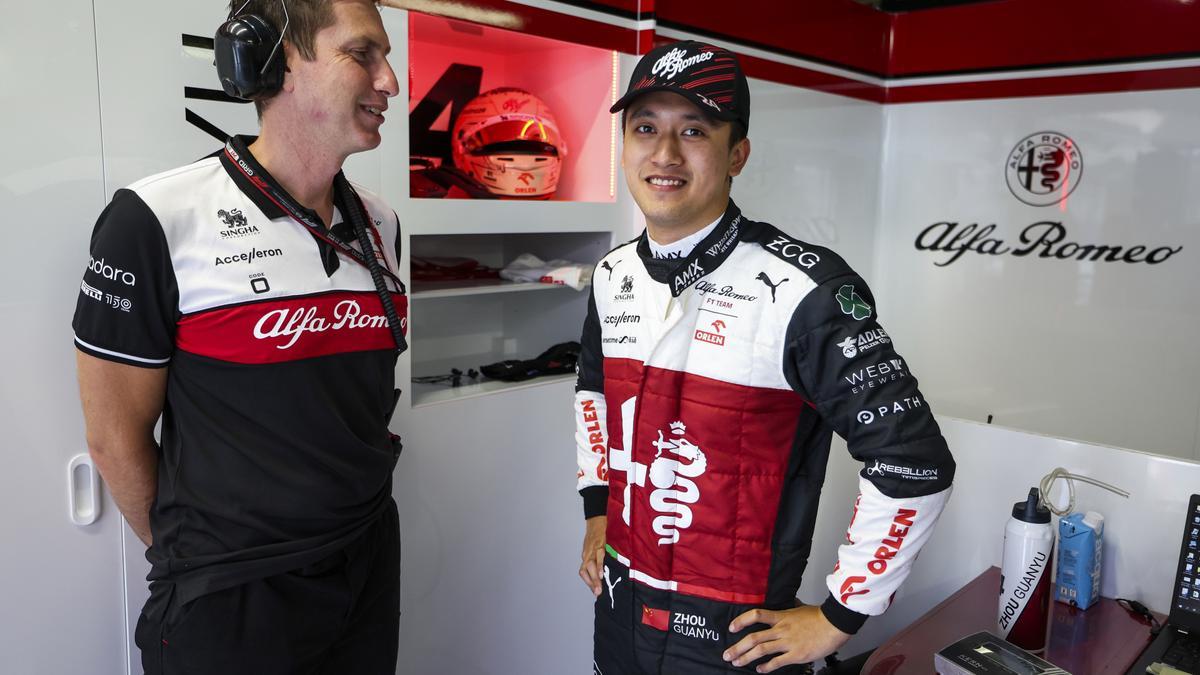 Zhou Guanyu continuará en Alfa Romeo en 2023.