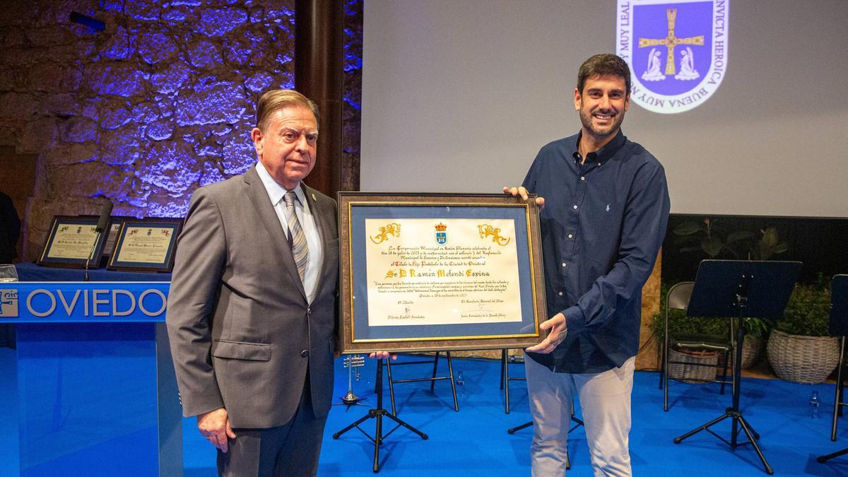 Melendi recibe el título de Hijo Predilecto de Oviedo con "emoción y nervios"