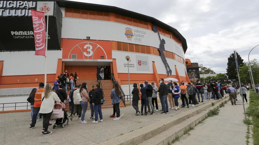 Ambientazo y bufandeo en La Fonteta para buscar el doblete