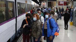El transport públic recupera aire a Barcelona però el cotxe guanya terreny