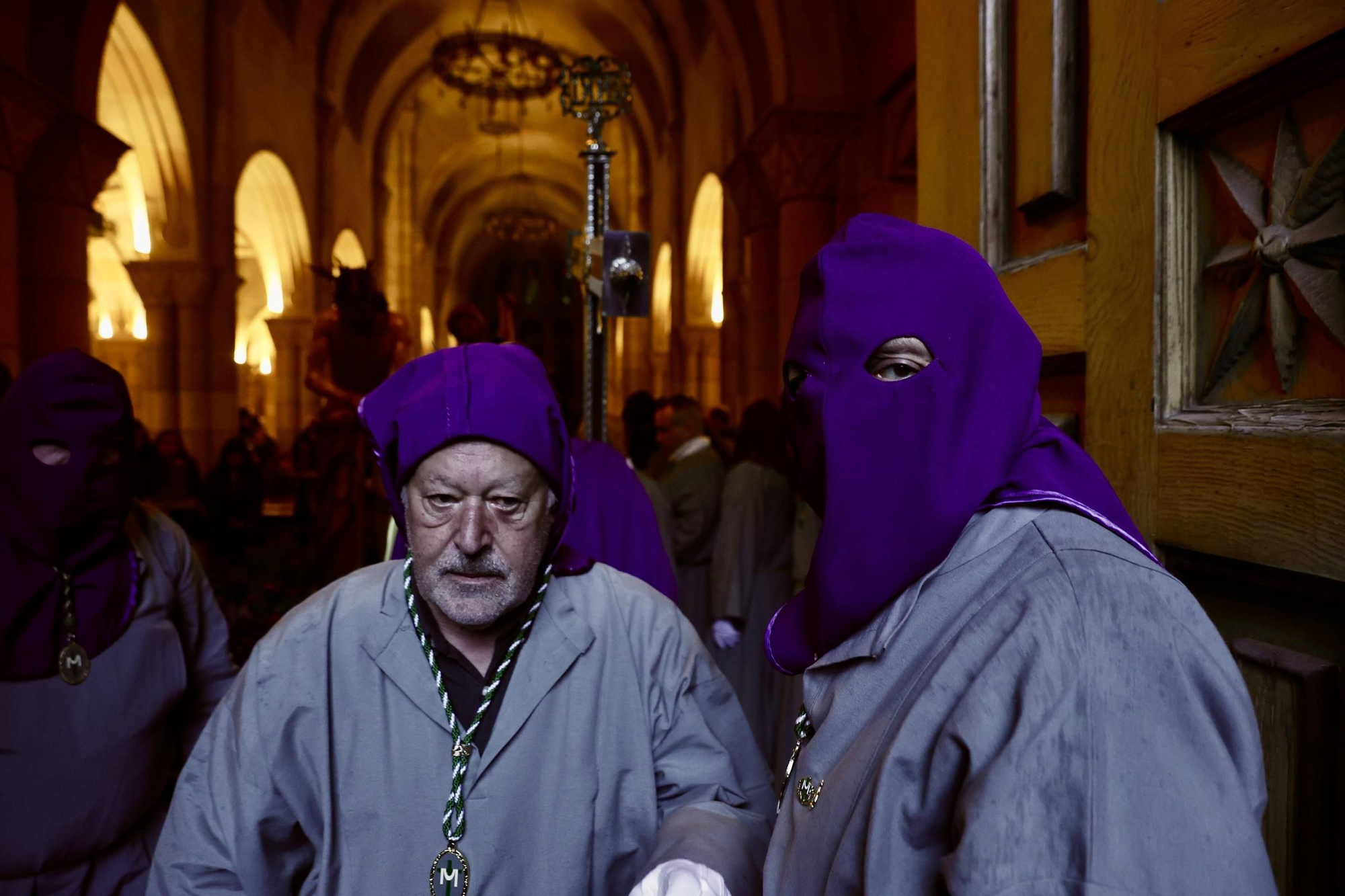 La lluvia frustra la procesión de las Lágrimas de San Pedro en Gijón