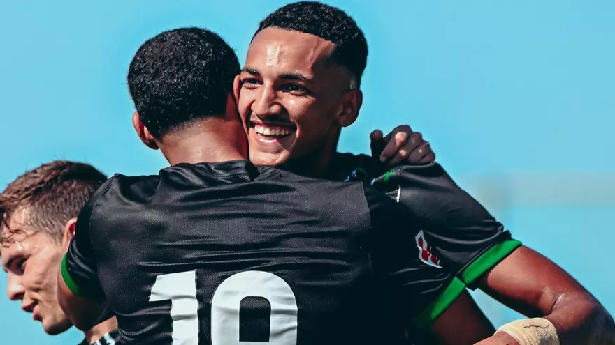 Mourad y Álvaro hacen méritos por un '9' hasta ahora reservado