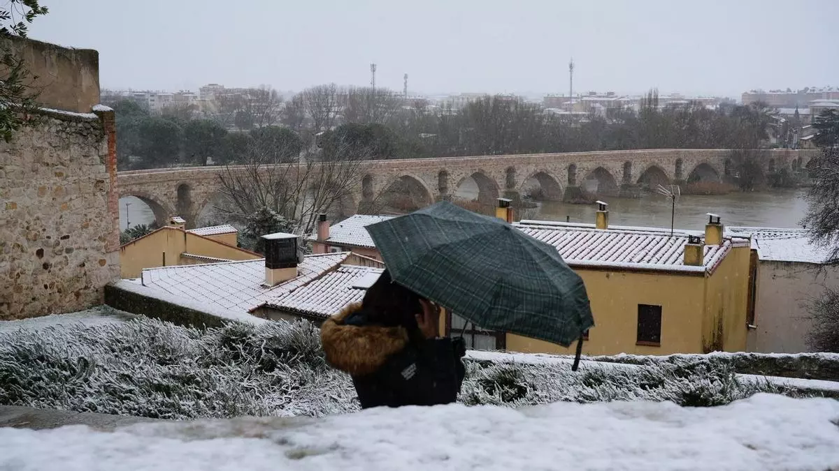 No coger el coche en Zamora, salvo que sea imprescindible: "La nevada es mayor que la de Filomena"