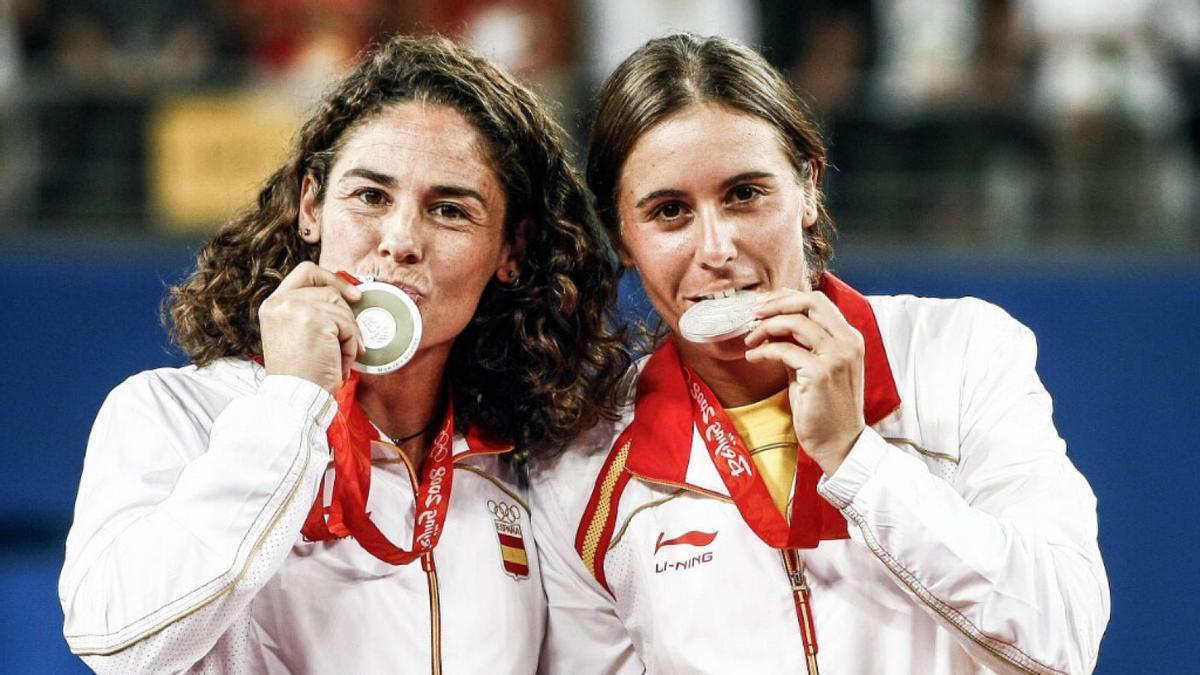 Anabel Medina y Virginia Ruano, con la plata lograda en los JJOO de Pekín 2008.